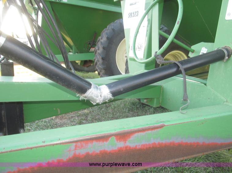 image for item F7201 2004 Brent GC572 grain cart