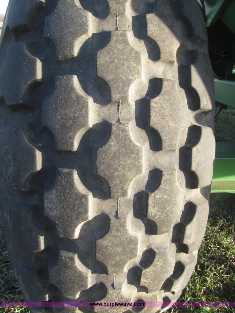 image for item F7201 2004 Brent GC572 grain cart