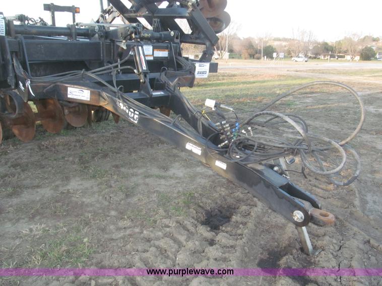 image for item F7202 2007 M&W Earthmaster 22' disk ripper