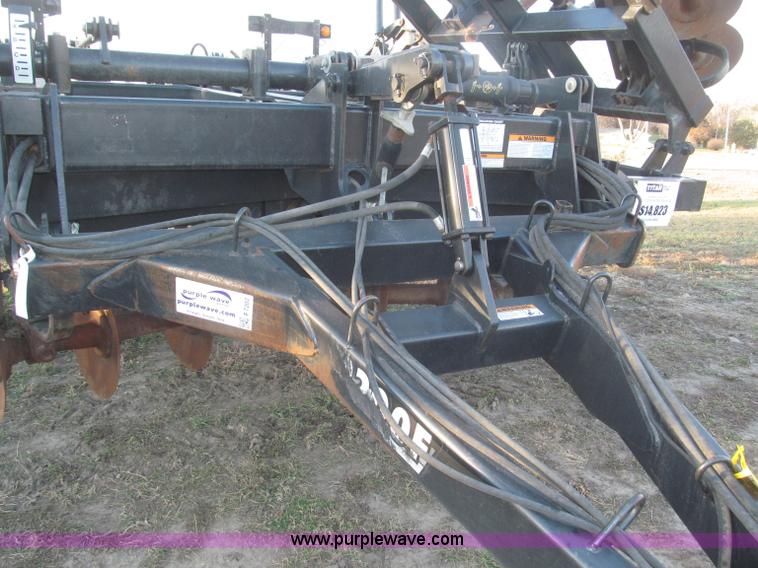 image for item F7202 2007 M&W Earthmaster 22' disk ripper