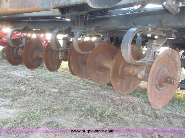 image for item F7202 2007 M&W Earthmaster 22' disk ripper