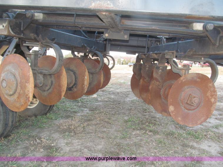 image for item F7202 2007 M&W Earthmaster 22' disk ripper