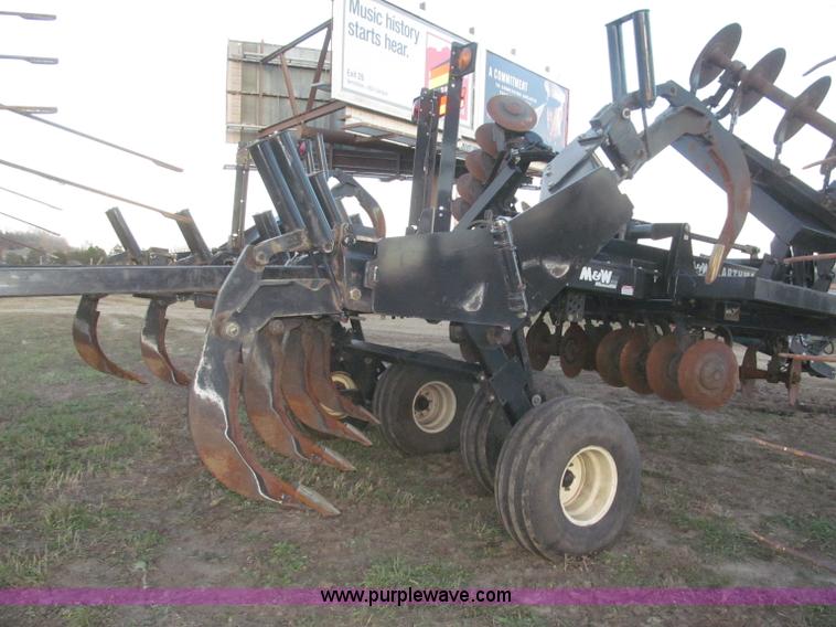 image for item F7202 2007 M&W Earthmaster 22' disk ripper