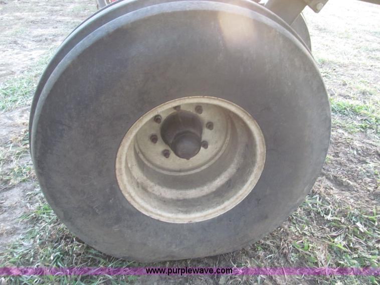 image for item F7202 2007 M&W Earthmaster 22' disk ripper