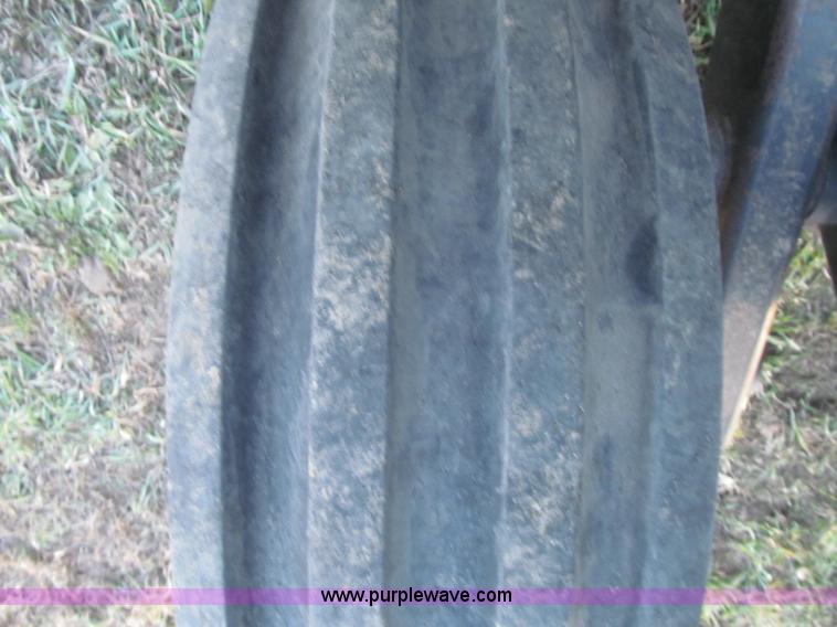 image for item F7202 2007 M&W Earthmaster 22' disk ripper