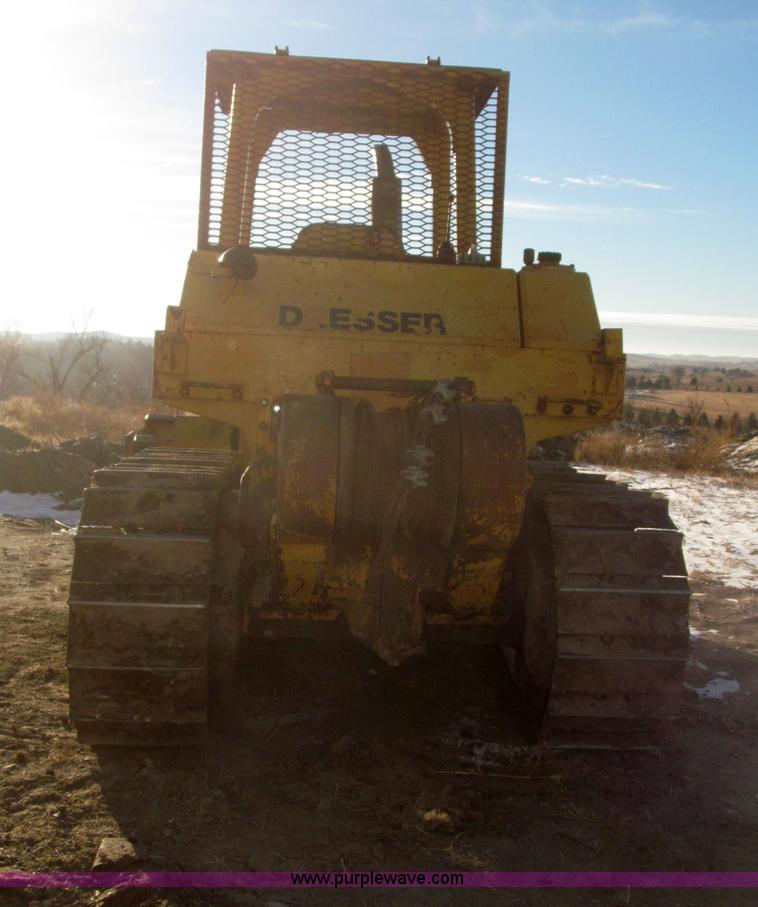 image for item F7203 1983 International Dresser TD20E dozer