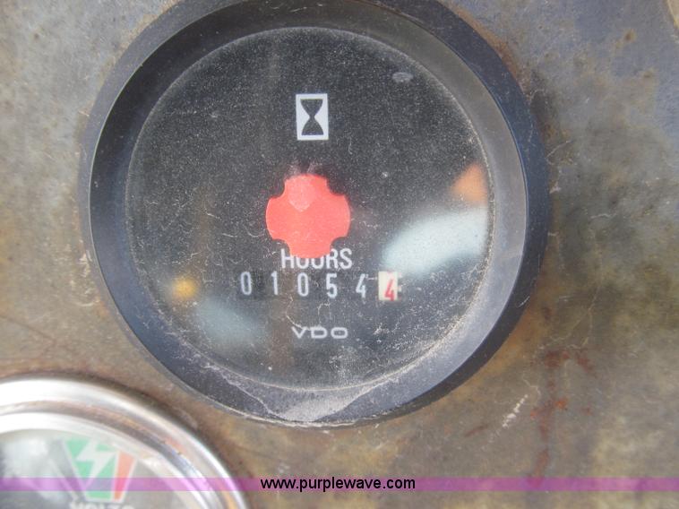 image for item F7203 1983 International Dresser TD20E dozer