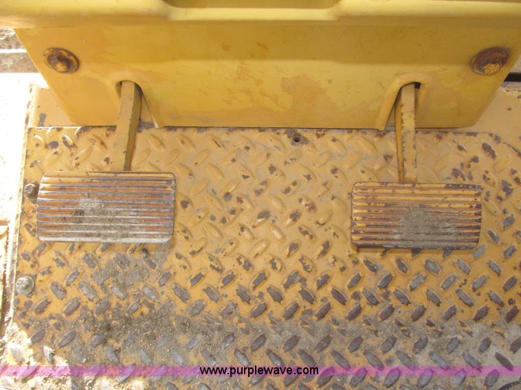 image for item F7203 1983 International Dresser TD20E dozer