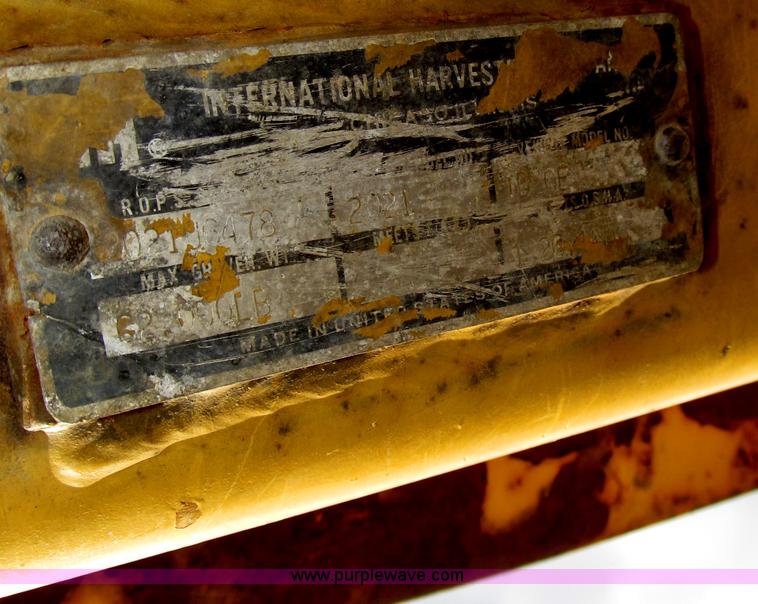 image for item F7203 1983 International Dresser TD20E dozer