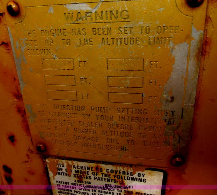 image for item F7203 1983 International Dresser TD20E dozer