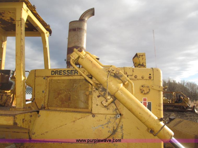 image for item F7203 1983 International Dresser TD20E dozer