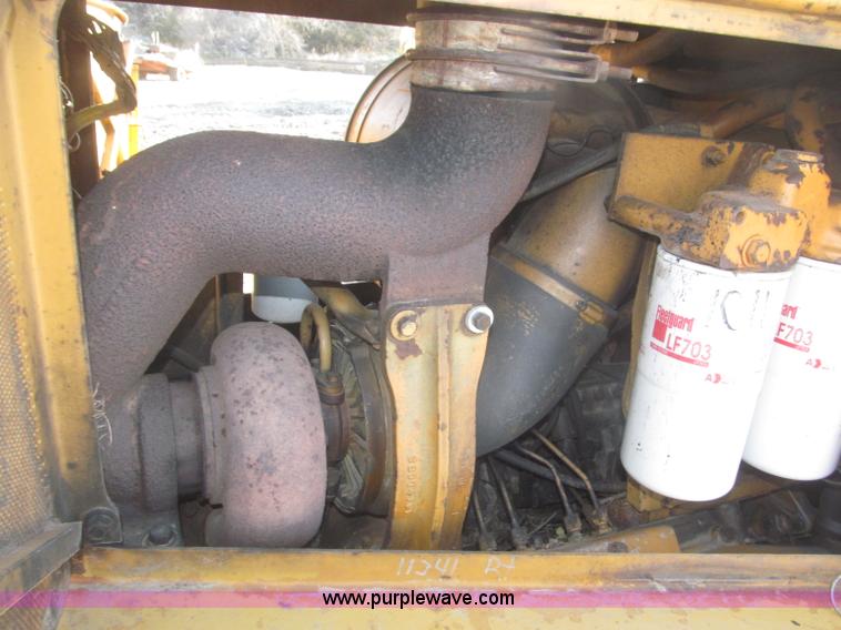 image for item F7203 1983 International Dresser TD20E dozer