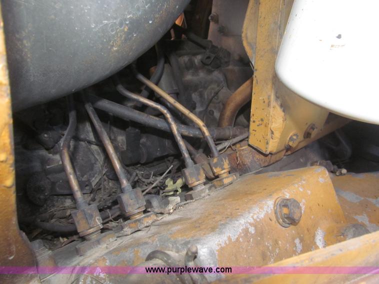 image for item F7203 1983 International Dresser TD20E dozer