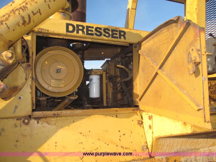 image for item F7203 1983 International Dresser TD20E dozer