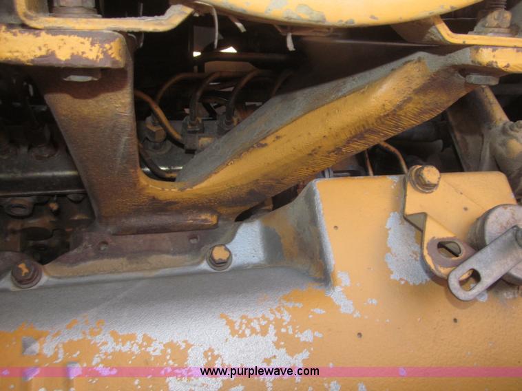 image for item F7203 1983 International Dresser TD20E dozer