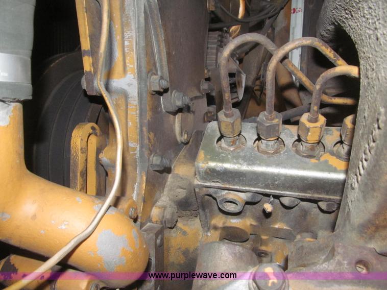 image for item F7203 1983 International Dresser TD20E dozer