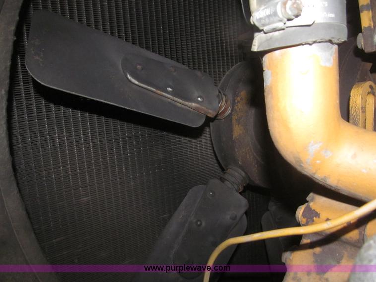 image for item F7203 1983 International Dresser TD20E dozer