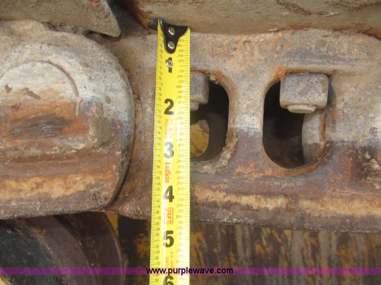 image for item F7203 1983 International Dresser TD20E dozer