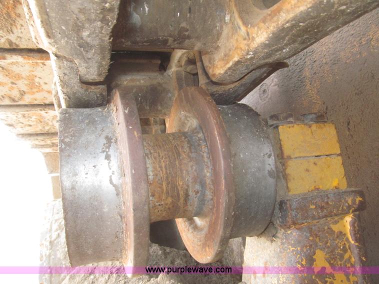 image for item F7203 1983 International Dresser TD20E dozer