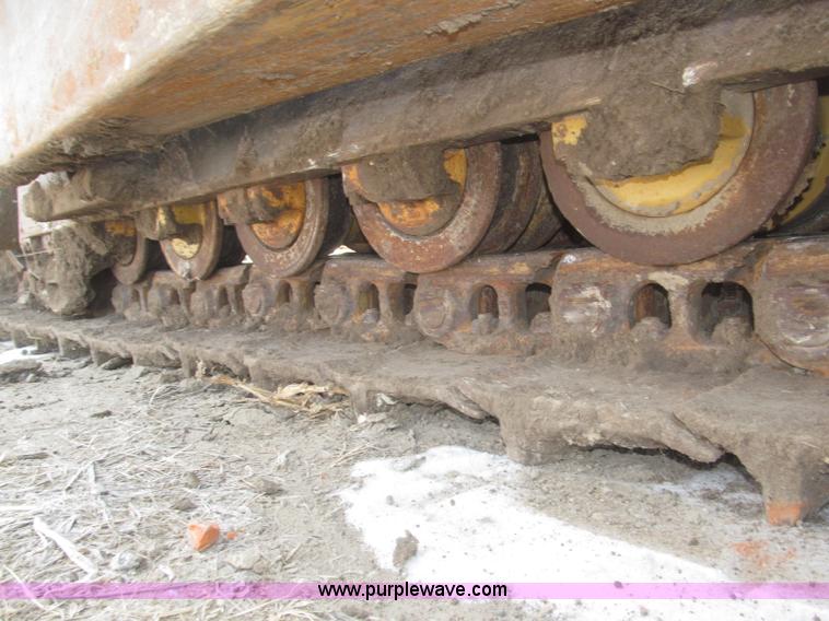 image for item F7203 1983 International Dresser TD20E dozer