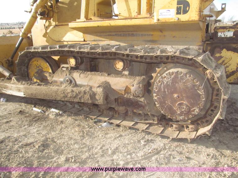 image for item F7203 1983 International Dresser TD20E dozer