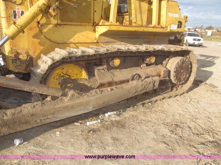 image for item F7203 1983 International Dresser TD20E dozer