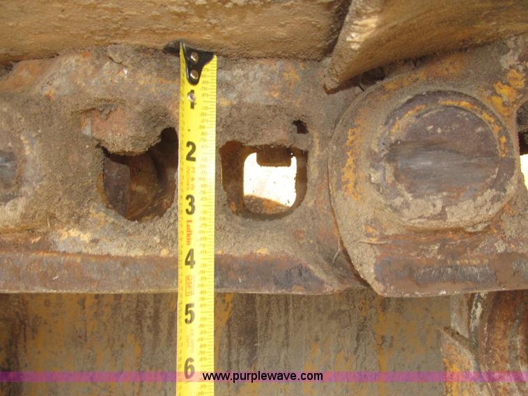 image for item F7203 1983 International Dresser TD20E dozer