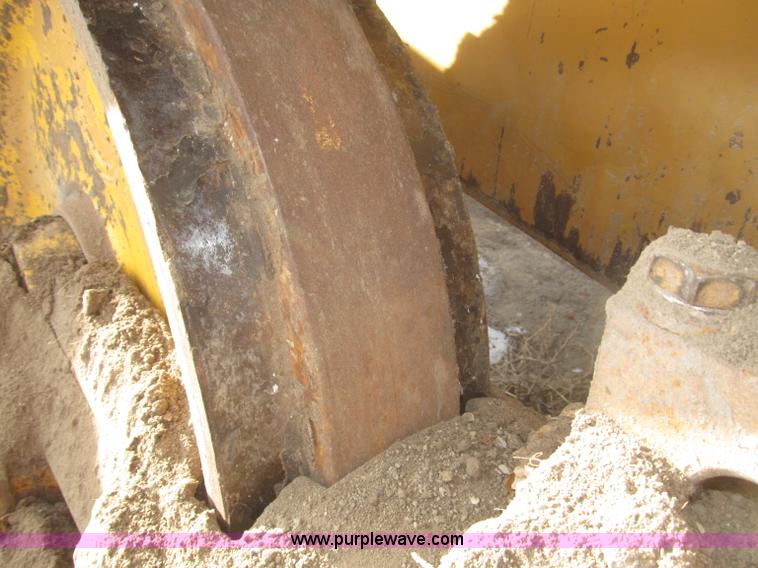 image for item F7203 1983 International Dresser TD20E dozer