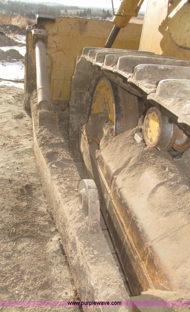 image for item F7203 1983 International Dresser TD20E dozer