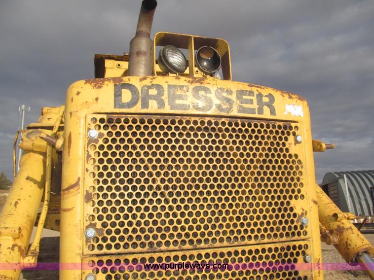 image for item F7203 1983 International Dresser TD20E dozer