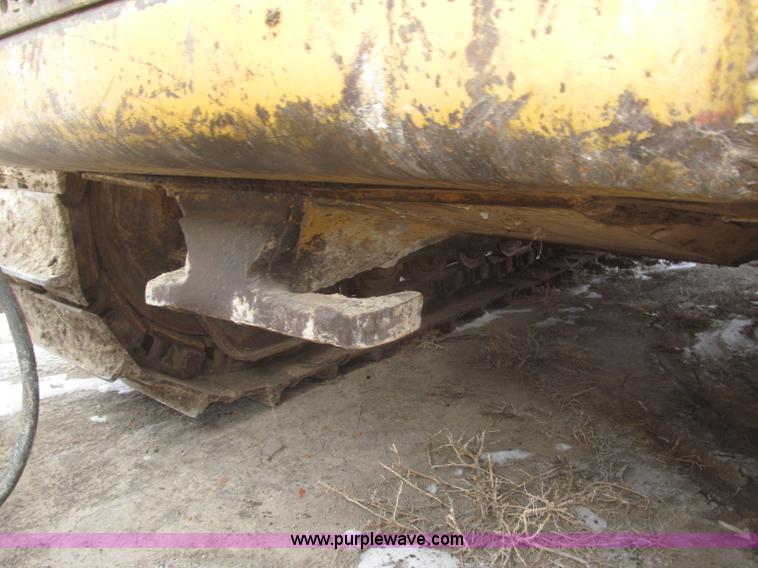 image for item F7203 1983 International Dresser TD20E dozer