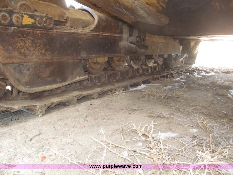 image for item F7203 1983 International Dresser TD20E dozer