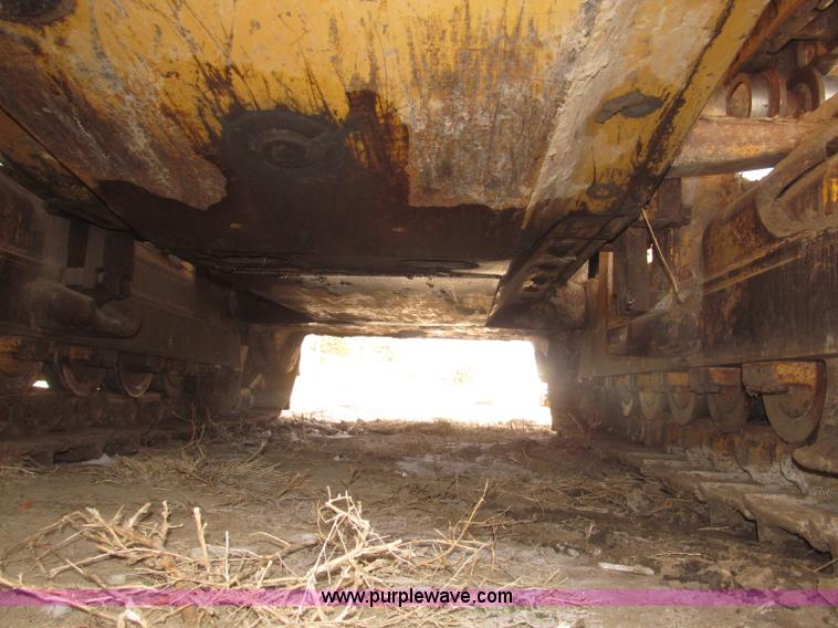 image for item F7203 1983 International Dresser TD20E dozer