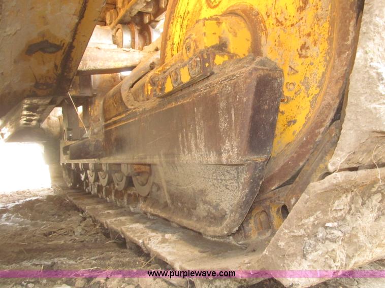 image for item F7203 1983 International Dresser TD20E dozer