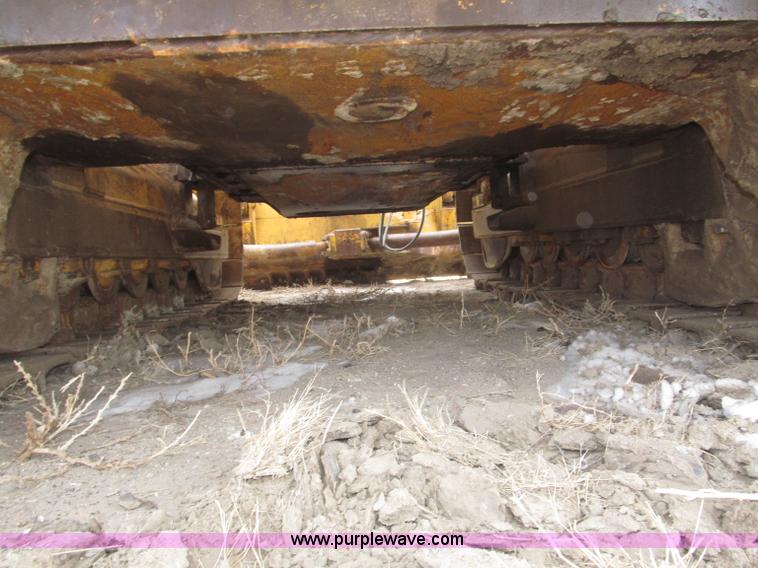 image for item F7203 1983 International Dresser TD20E dozer