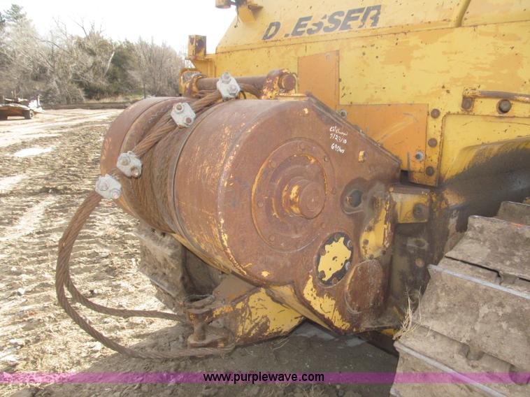 image for item F7203 1983 International Dresser TD20E dozer