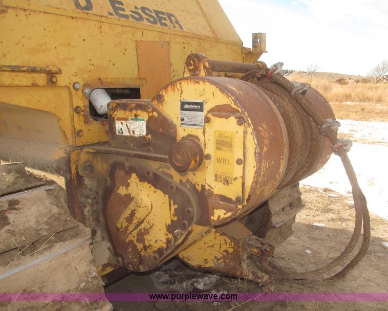 image for item F7203 1983 International Dresser TD20E dozer