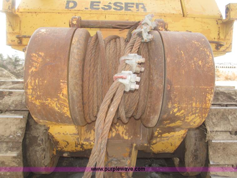 image for item F7203 1983 International Dresser TD20E dozer