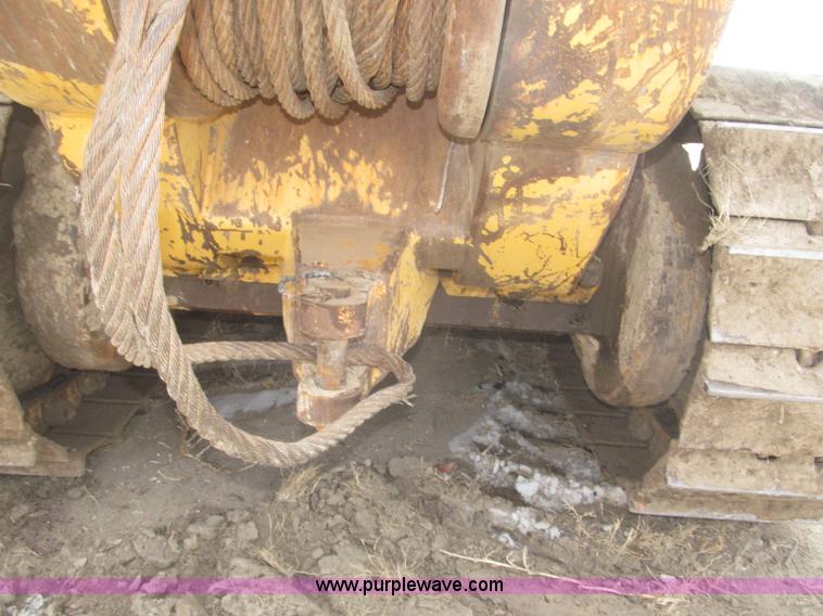 image for item F7203 1983 International Dresser TD20E dozer