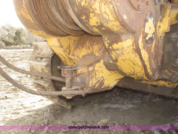 image for item F7203 1983 International Dresser TD20E dozer