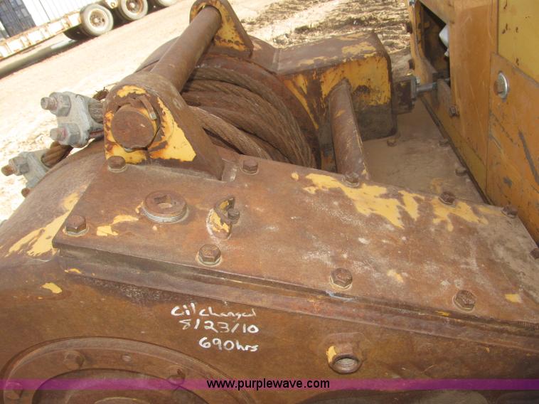 image for item F7203 1983 International Dresser TD20E dozer