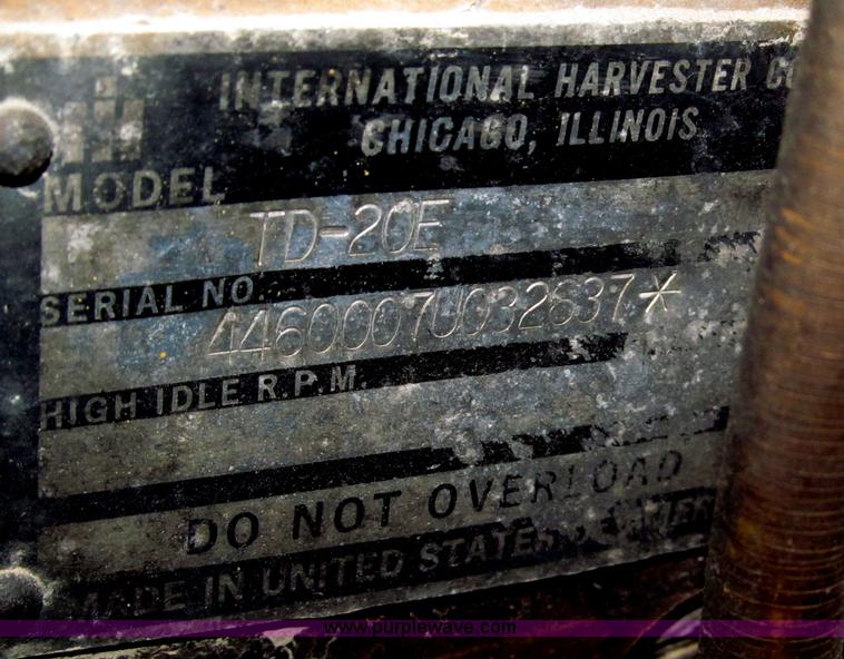 image for item F7203 1983 International Dresser TD20E dozer