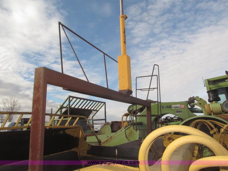 image for item F7204 2003 Noble 417 forced ejection scraper