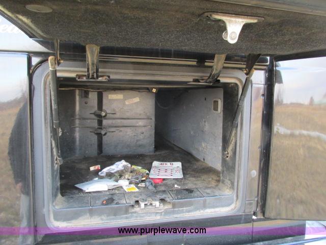 image for item G8917 2007 Volvo VNL 10th Anniversary Series 630 semi truck