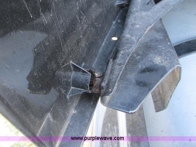 image for item G8917 2007 Volvo VNL 10th Anniversary Series 630 semi truck