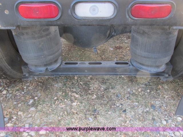 image for item G8917 2007 Volvo VNL 10th Anniversary Series 630 semi truck