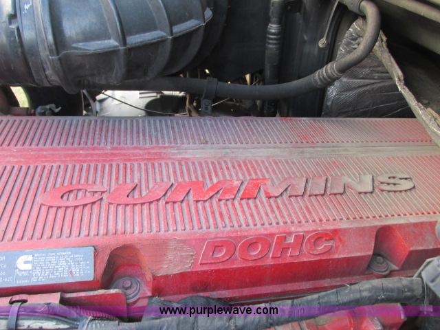 image for item G8917 2007 Volvo VNL 10th Anniversary Series 630 semi truck