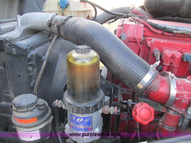 image for item G8917 2007 Volvo VNL 10th Anniversary Series 630 semi truck