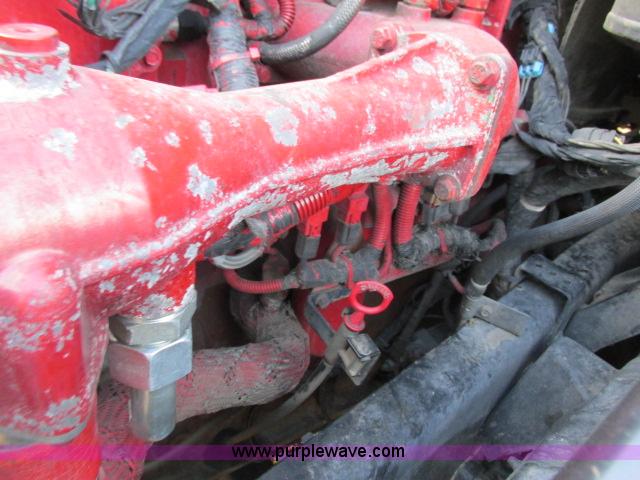 image for item G8917 2007 Volvo VNL 10th Anniversary Series 630 semi truck