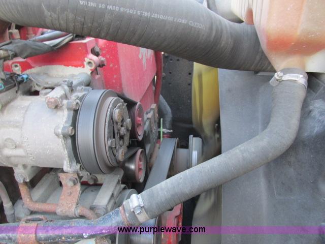 image for item G8917 2007 Volvo VNL 10th Anniversary Series 630 semi truck